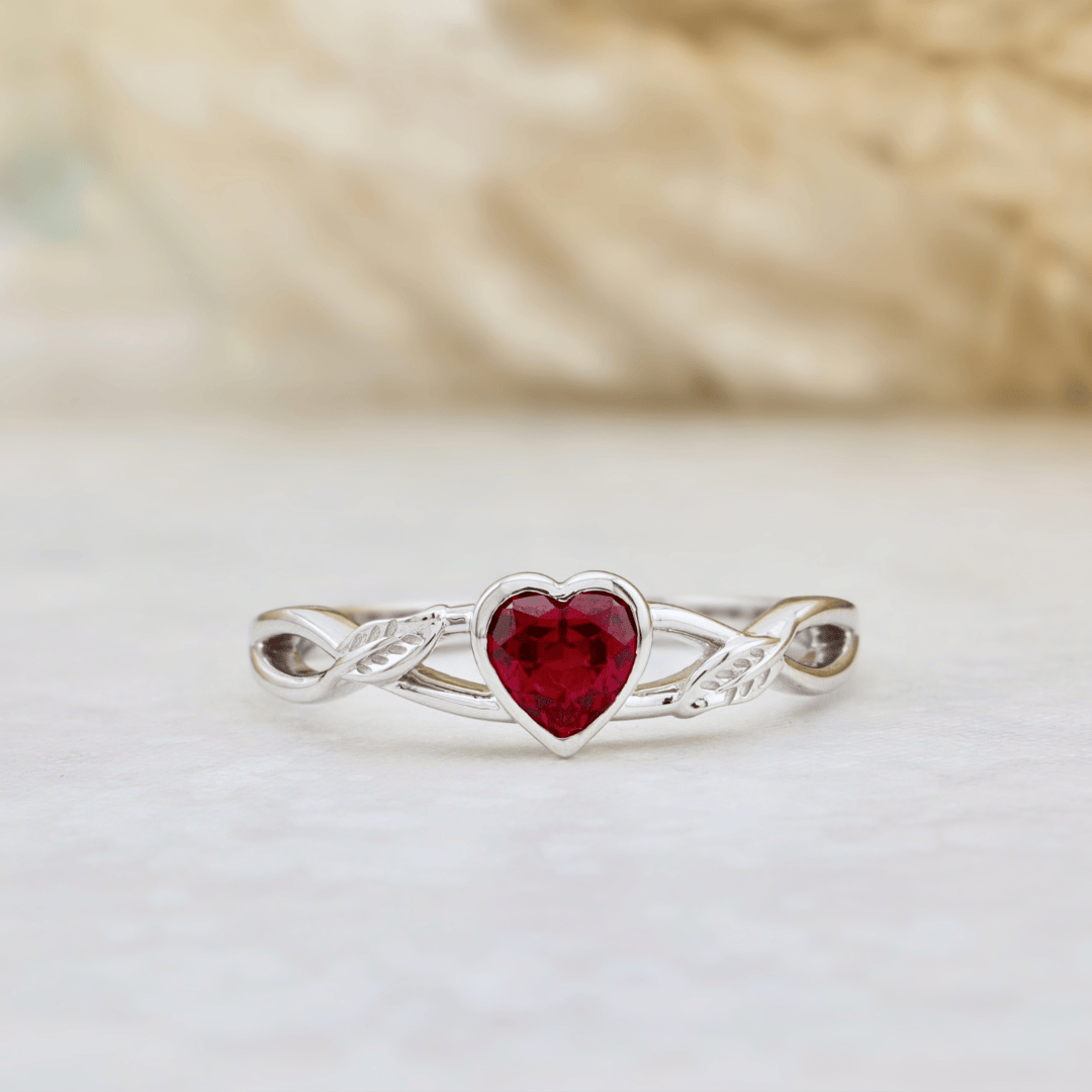 Bague Rubis Cœur Mathieu Blanchard Bagues Bague cœur rubis – Joaillerie sur mesure artisanale | Mathieu Blanchard Mathieu Blanchard Joaillerie
