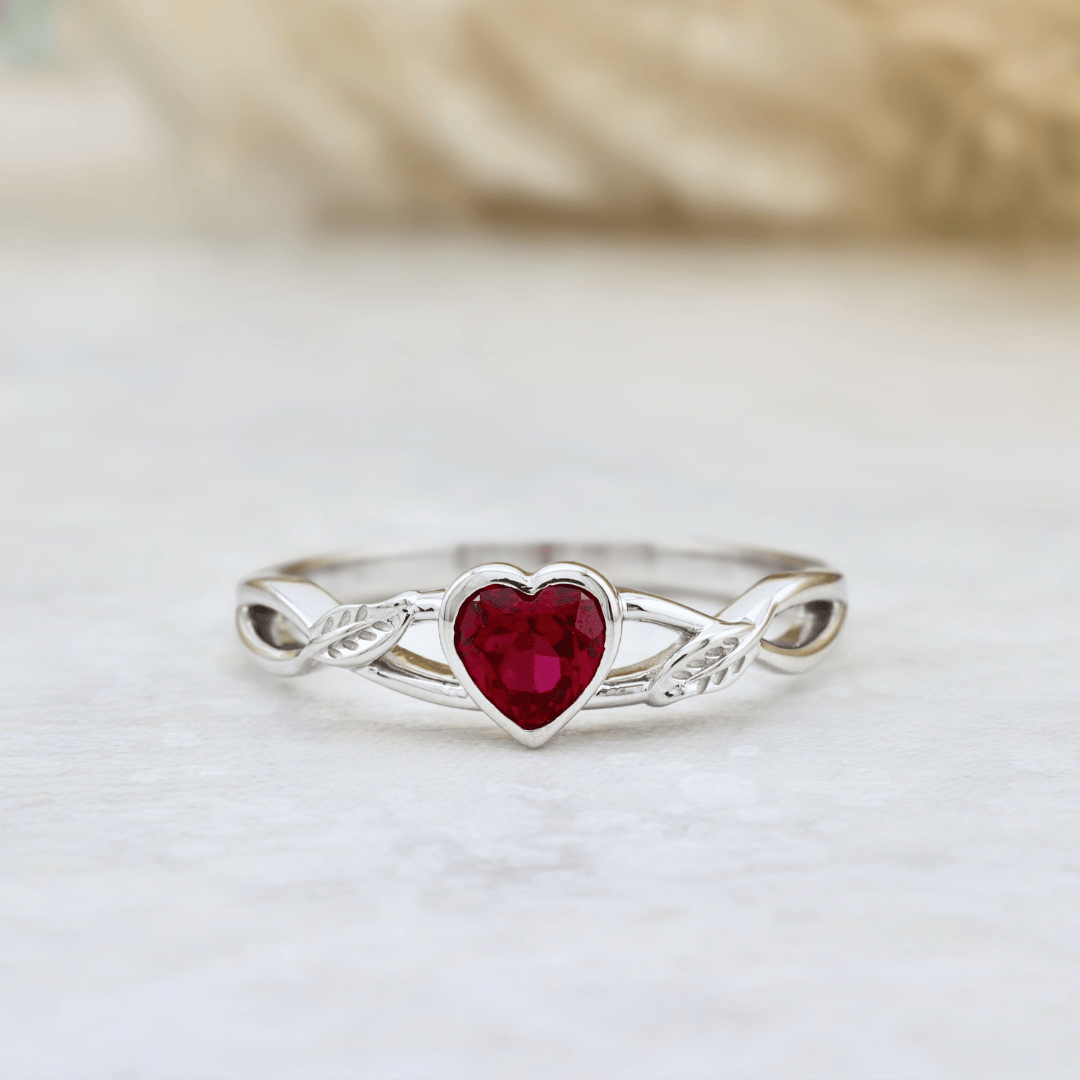 Bague Rubis Cœur Mathieu Blanchard Bagues Bague cœur rubis – Joaillerie sur mesure artisanale | Mathieu Blanchard Mathieu Blanchard Joaillerie