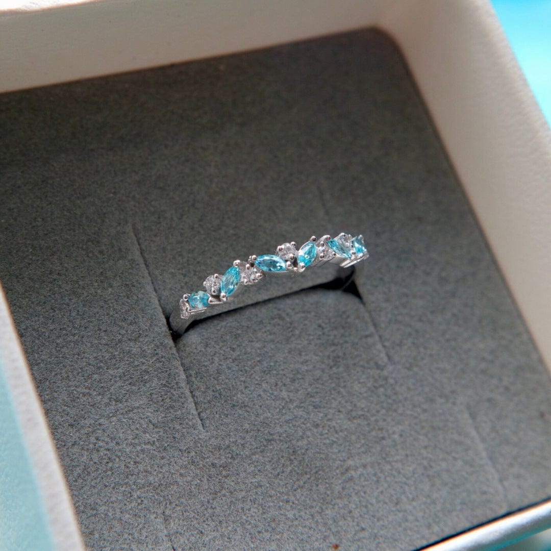 Mathieu Blanchard Bagues Bague semi-éternité Marquise en or 14K, diamants et aigues-marines