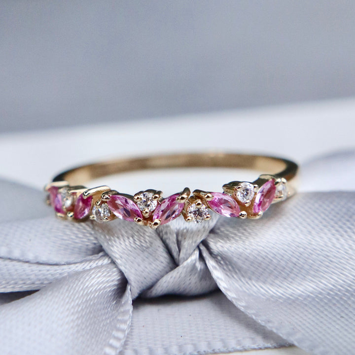 Mathieu Blanchard Bagues Bague semi-éternité Marquise en or 14K, diamants et saphirs