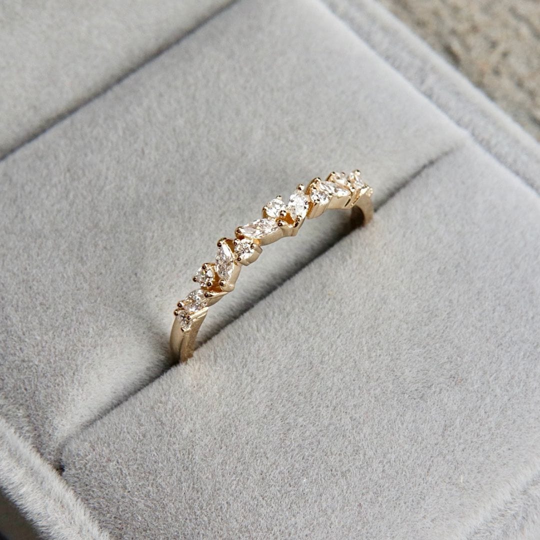 Mathieu Blanchard Bagues Bague semi-éternité Marquise en or 14K et diamants