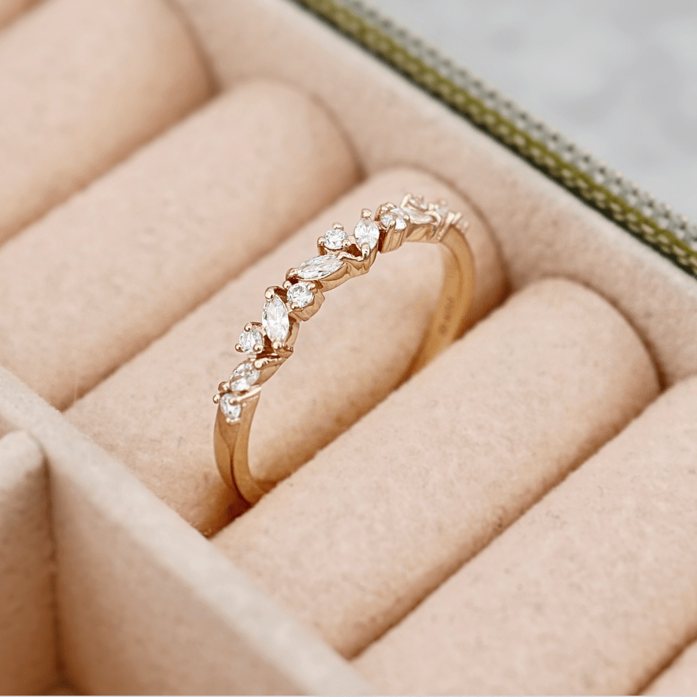 Mathieu Blanchard Bagues Bague semi-éternité Marquise en or 14K et diamants