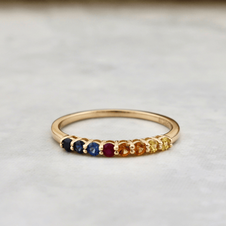 Bague semi-éternité Saphirs et Rubis Mathieu Blanchard Bagues Semi-éternité à arc-en-ciel saphirs et rubis  en or 14K | Mathieu Blanchard Mathieu Blanchard Joaillerie