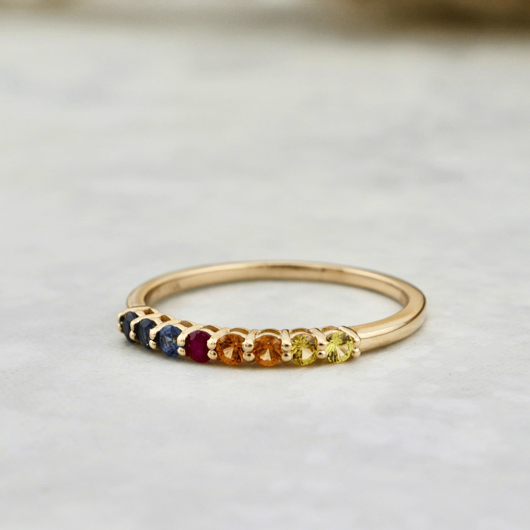 Bague semi-éternité Saphirs et Rubis Mathieu Blanchard Bagues Semi-éternité à arc-en-ciel saphirs et rubis  en or 14K | Mathieu Blanchard Mathieu Blanchard Joaillerie