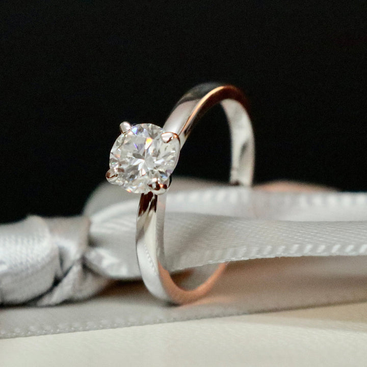 Mathieu Blanchard Bagues Grandeur 6 / Argent / Or 10K Bague solitaire Classique en or 10K et moissanite