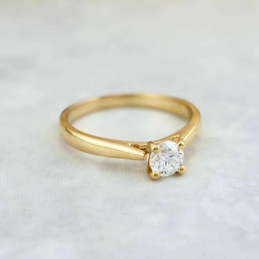 Bague solitaire Classique et diamant 0,45 ct Mathieu Blanchard Bagues Bague Solitaire en or 14K -18K et diamant 0,5ct | Mathieu Blanchard Mathieu Blanchard Joaillerie