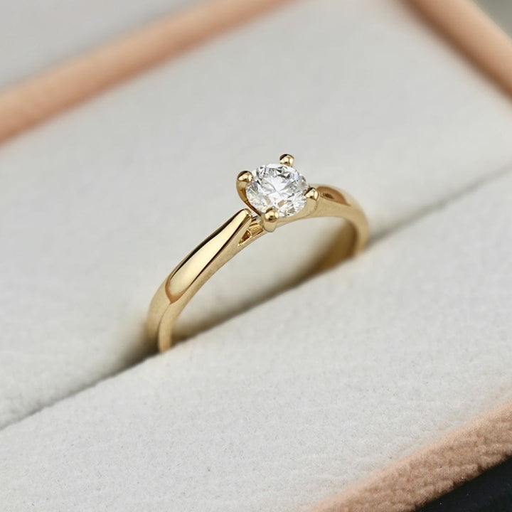 Bague solitaire Classique et diamant 0,45 ct Mathieu Blanchard Bagues Bague Solitaire en or 14K -18K et diamant 0,5ct | Mathieu Blanchard Mathieu Blanchard Joaillerie