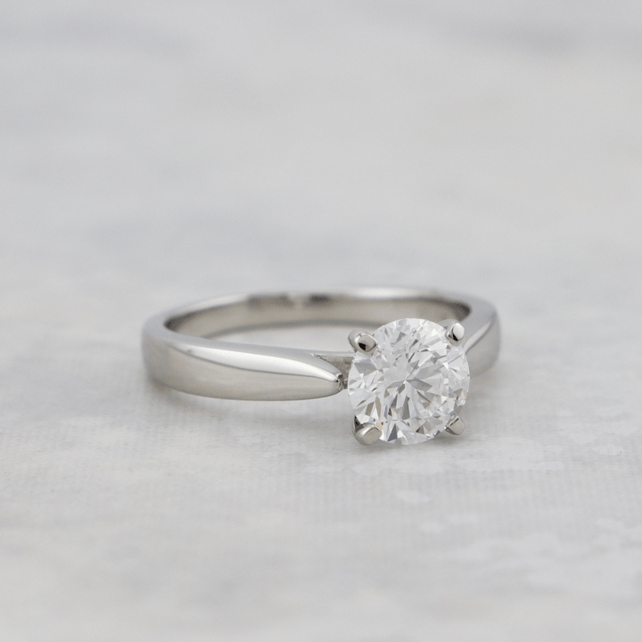 Bague solitaire Classique et diamant 1,05 ct en platine Mathieu Blanchard Bagues Bague de fiançailles Solitaire en platine et diamant 1,05ct | Mathieu Blanchard Mathieu Blanchard Joaillerie