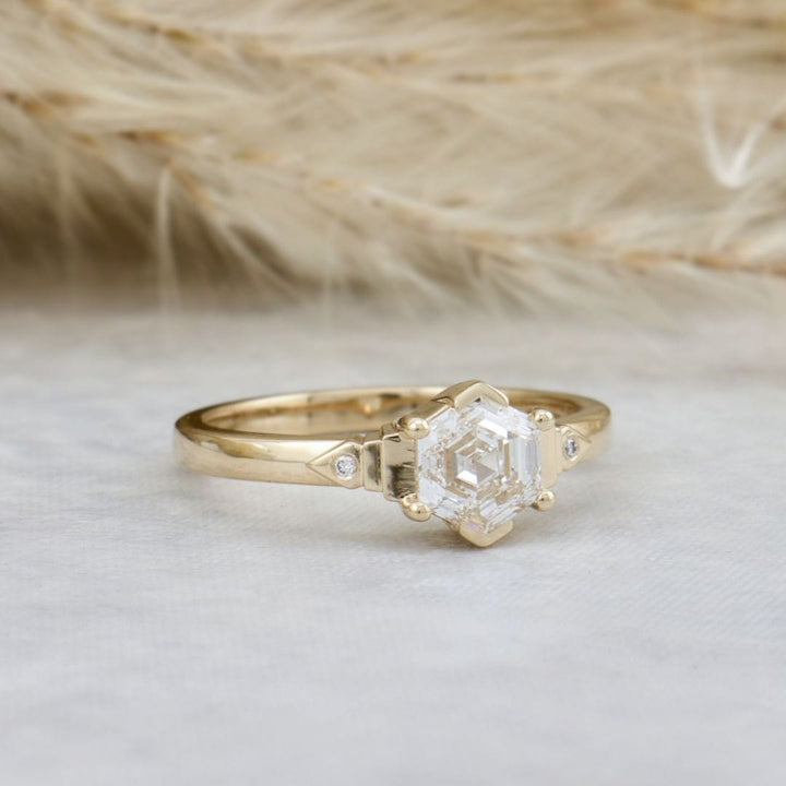 Bague Solitaire Diamant Hexagone 1 ct Mathieu Blanchard Bagues Bague Solitaire Diamant Hexagone 1 ct | Mathieu Blanchard Mathieu Blanchard Joaillerie