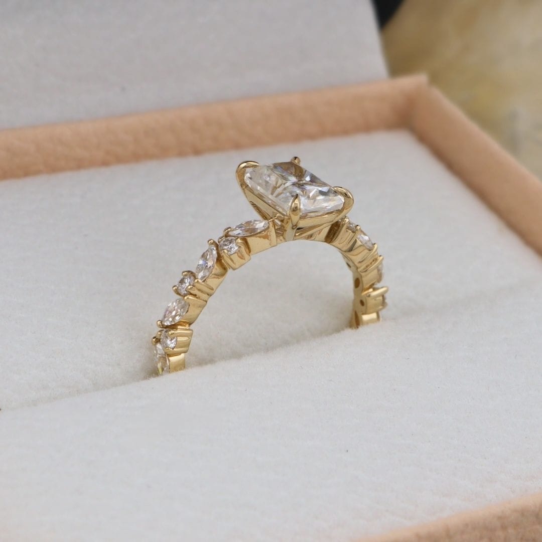 Bague solitaire Diamant Radiant &amp; Marquise Mathieu Blanchard Bagues Bague de fiançailles radiant 1ct &amp; Marquise | Mathieu Blanchard Mathieu Blanchard Joaillerie