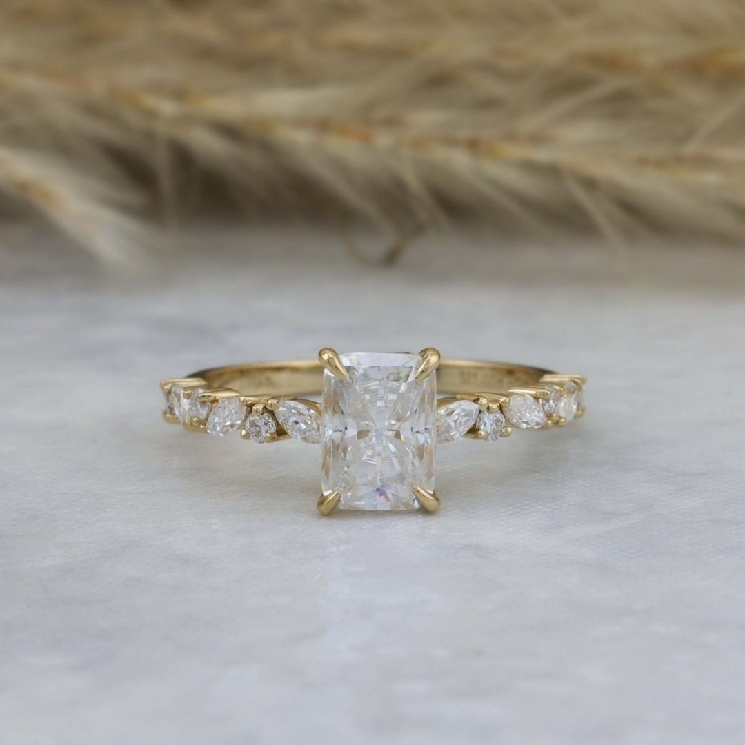 Bague solitaire Diamant Radiant & Marquise Mathieu Blanchard Bagues Bague de fiançailles radiant 1ct & Marquise | Mathieu Blanchard Mathieu Blanchard Joaillerie