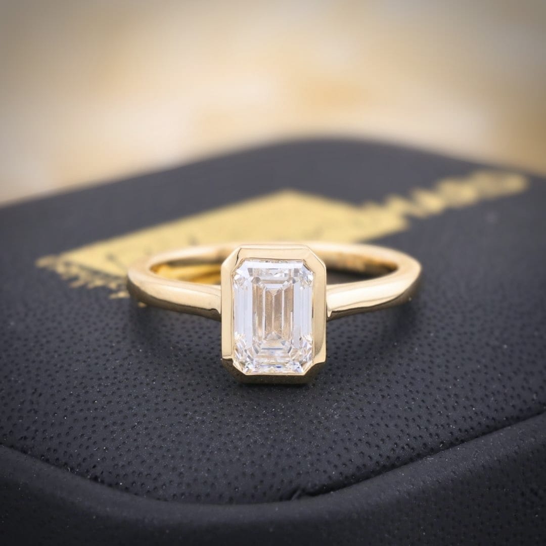 Bague solitaire Émeraude diamant 1 ct Mathieu Blanchard Bagues Bague solitaire Émeraude diamant 1 ct | Mathieu Blanchard Mathieu Blanchard Joaillerie