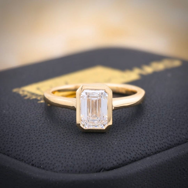 Bague solitaire Émeraude diamant 1 ct Mathieu Blanchard Bagues Bague solitaire Émeraude diamant 1 ct | Mathieu Blanchard Mathieu Blanchard Joaillerie