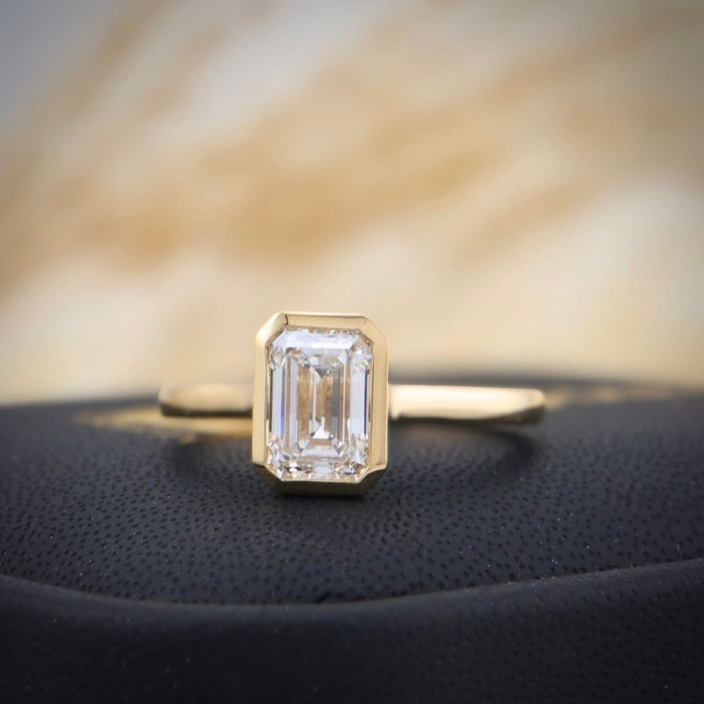 Bague solitaire Émeraude diamant 1 ct Mathieu Blanchard Bagues Bague solitaire Émeraude diamant 1 ct | Mathieu Blanchard Mathieu Blanchard Joaillerie