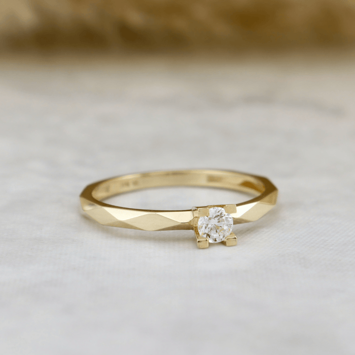 Bague solitaire Facette en or jaune 10K - Bagues Bague solitaire à facettes en or 10K |  Mathieu Blanchard Mathieu Blanchard Joaillerie