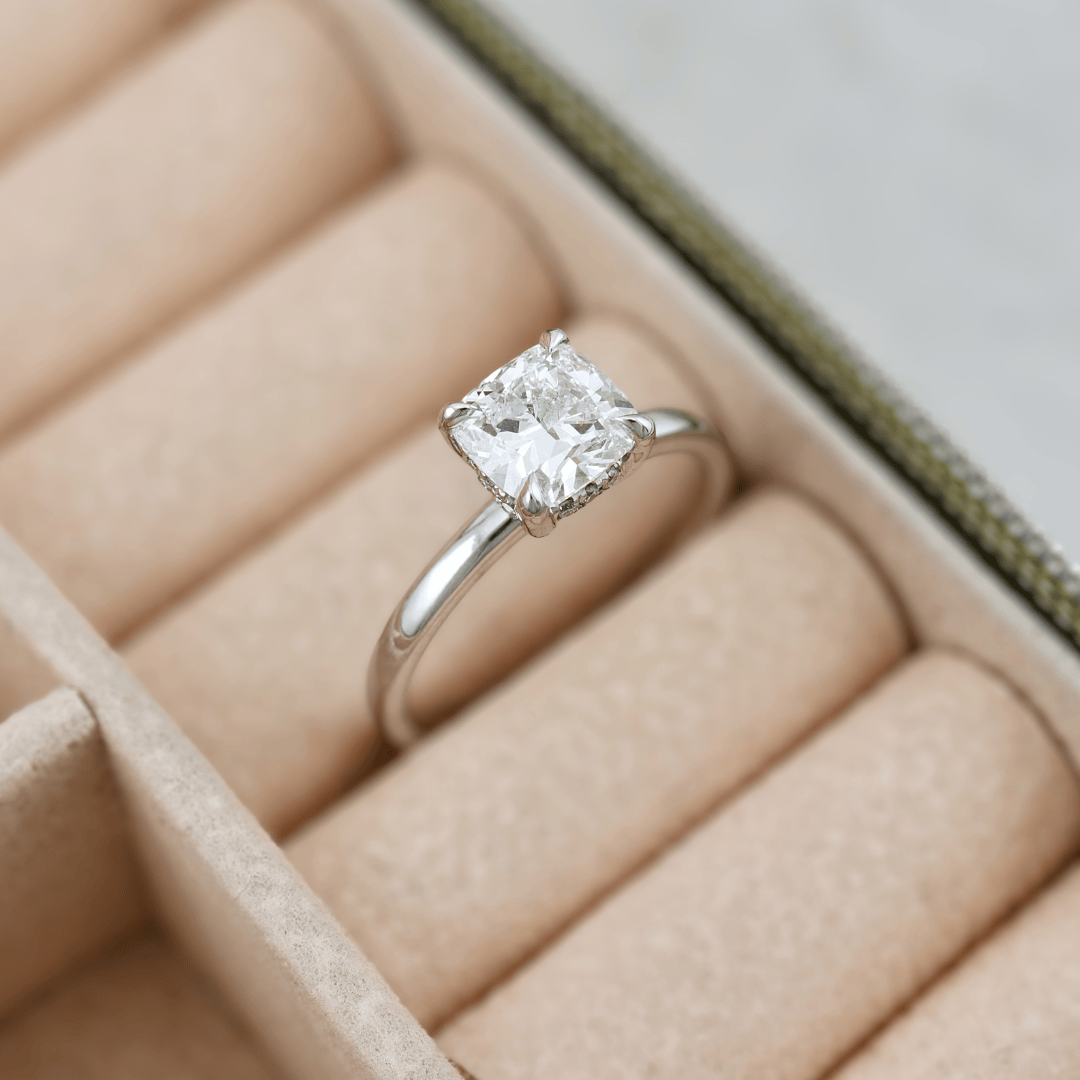 Mathieu Blanchard Bagues Bague Solitaire Halo Diamant Cushion 1.5 ct