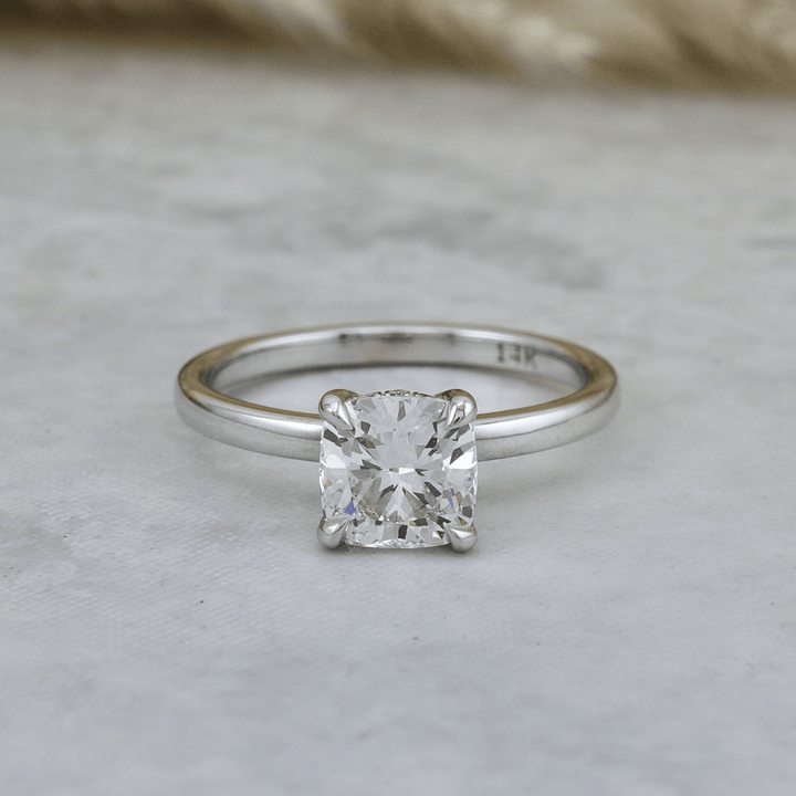 Bague Solitaire Halo Diamant Cushion 1.5 ct Mathieu Blanchard Bagues Bague de fiançailles oval diamant de laboratoire | Mathieu Blanchard Mathieu Blanchard Joaillerie