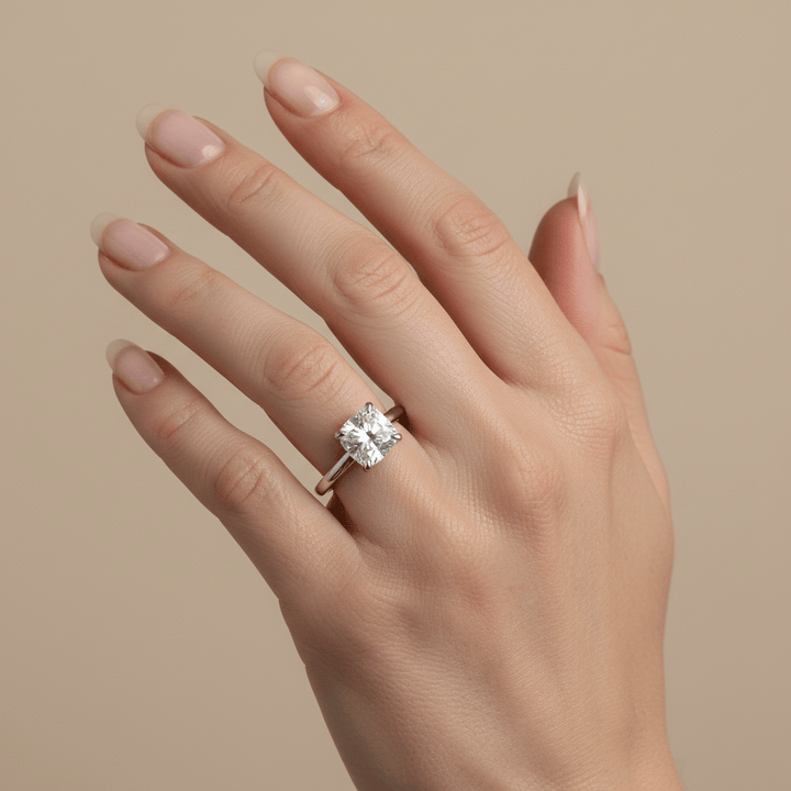 Bague Solitaire Halo Diamant Cushion 1.5 ct Mathieu Blanchard Bagues Bague de fiançailles oval diamant de laboratoire | Mathieu Blanchard Mathieu Blanchard Joaillerie