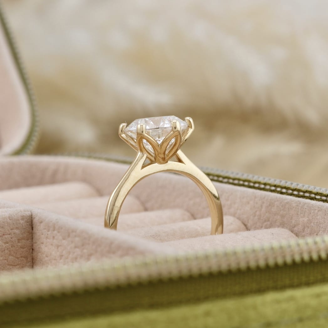 Bague Solitaire Lotus Diamant 2.5 ct Mathieu Blanchard Bagues Bague de fiançailles oval diamant de laboratoire | Mathieu Blanchard Mathieu Blanchard Joaillerie