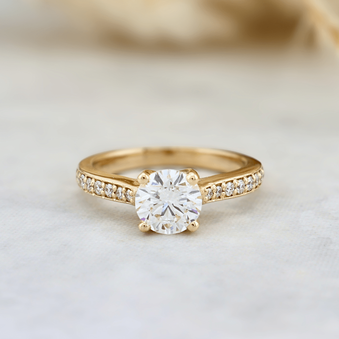 Bague solitaire Pavé et diamant 1 ct Mathieu Blanchard Bagues Bague de fiançailles solitaire pavée - 1ct | Mathieu Blanchard Mathieu Blanchard Joaillerie