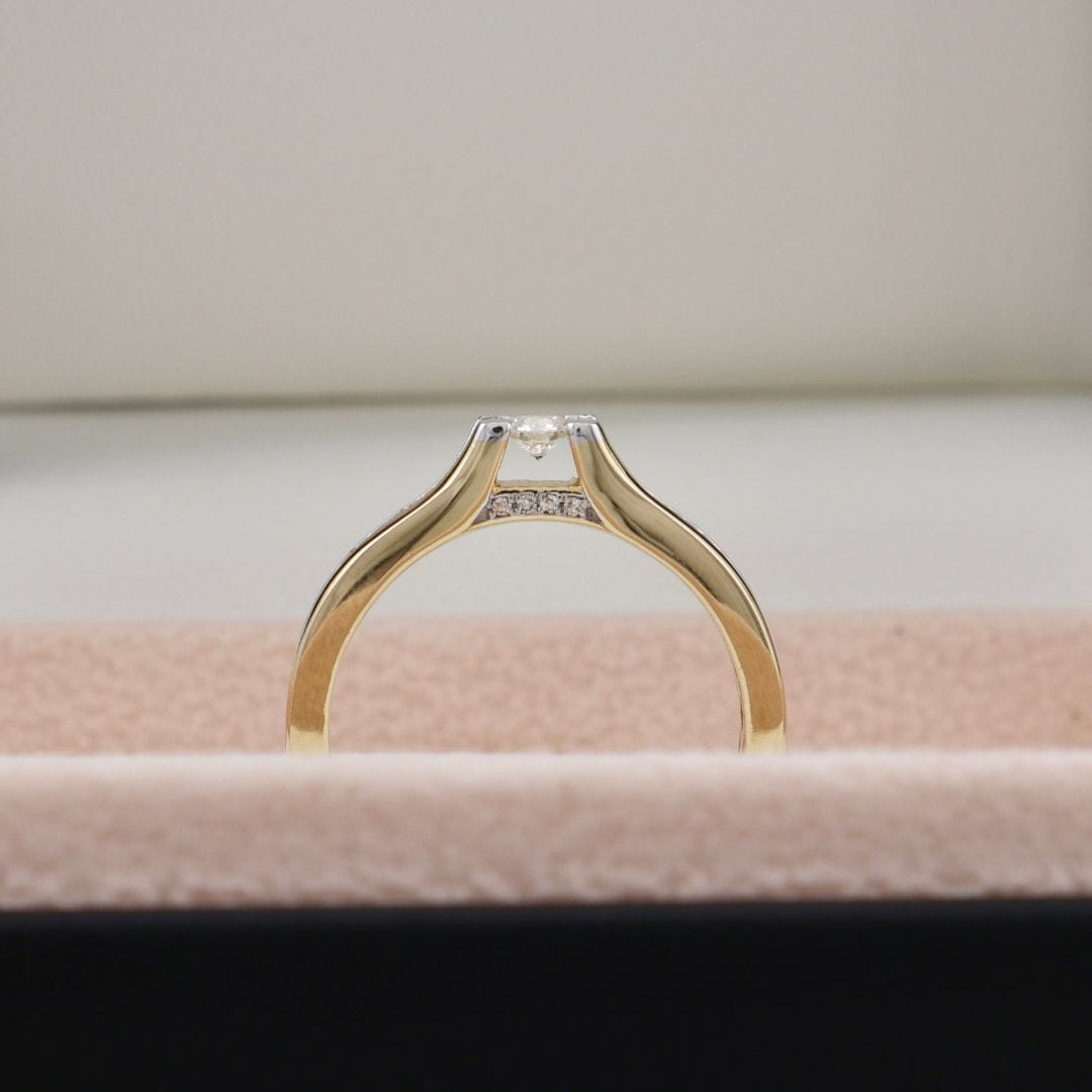 Mathieu Blanchard Bagues Bague Suspension — Halo caché et diamants d’accent