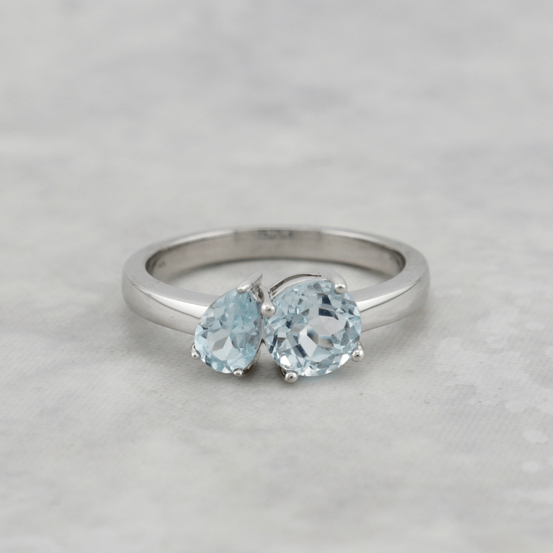 Bague Toi&amp;Moi et topaze en or blanc 14K Mathieu Blanchard Bagues Bague Toi&amp;Moi en or 14K et topaze bleu  1,745 ctw   | Mathieu Blanchard Joaillerie Mathieu Blanchard Joaillerie