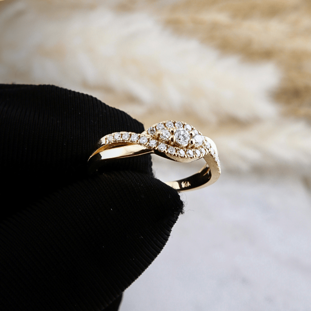 Bague Torsade et diamants Mathieu Blanchard Bagues Bague sur mesure - Diamants Torsade en or 18K | Mathieu Blanchard Mathieu Blanchard Joaillerie