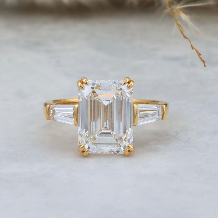 Bague Trapèze Diamant Émeraude 6 ct Mathieu Blanchard Bagues Bague de fiançailles - Diamant Émeraude 6 ct | Mathieu Blanchard Mathieu Blanchard Joaillerie