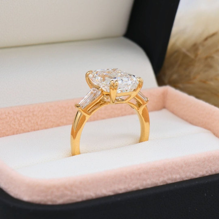 Bague Trapèze Diamant Émeraude 6 ct Mathieu Blanchard Bagues Bague de fiançailles - Diamant Émeraude 6 ct | Mathieu Blanchard Mathieu Blanchard Joaillerie