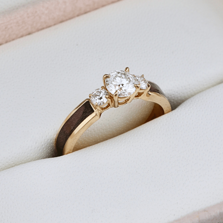 Mathieu Blanchard Bague Trinité en bois et diamants 0,80 CTW