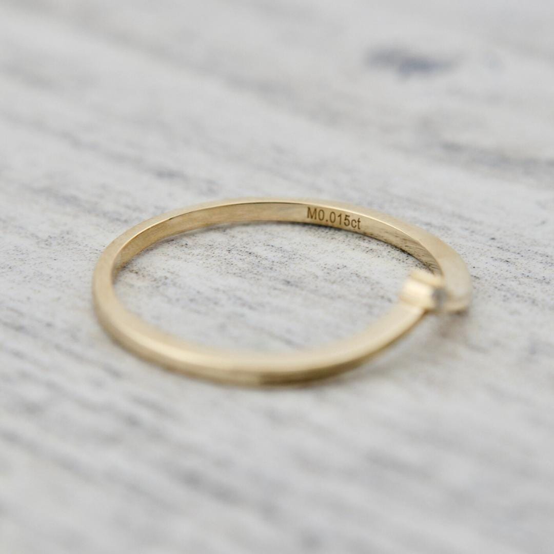 Mathieu Blanchard Grandeur 6 / Or 10K / Doré Bague V en or 10K et moissanite