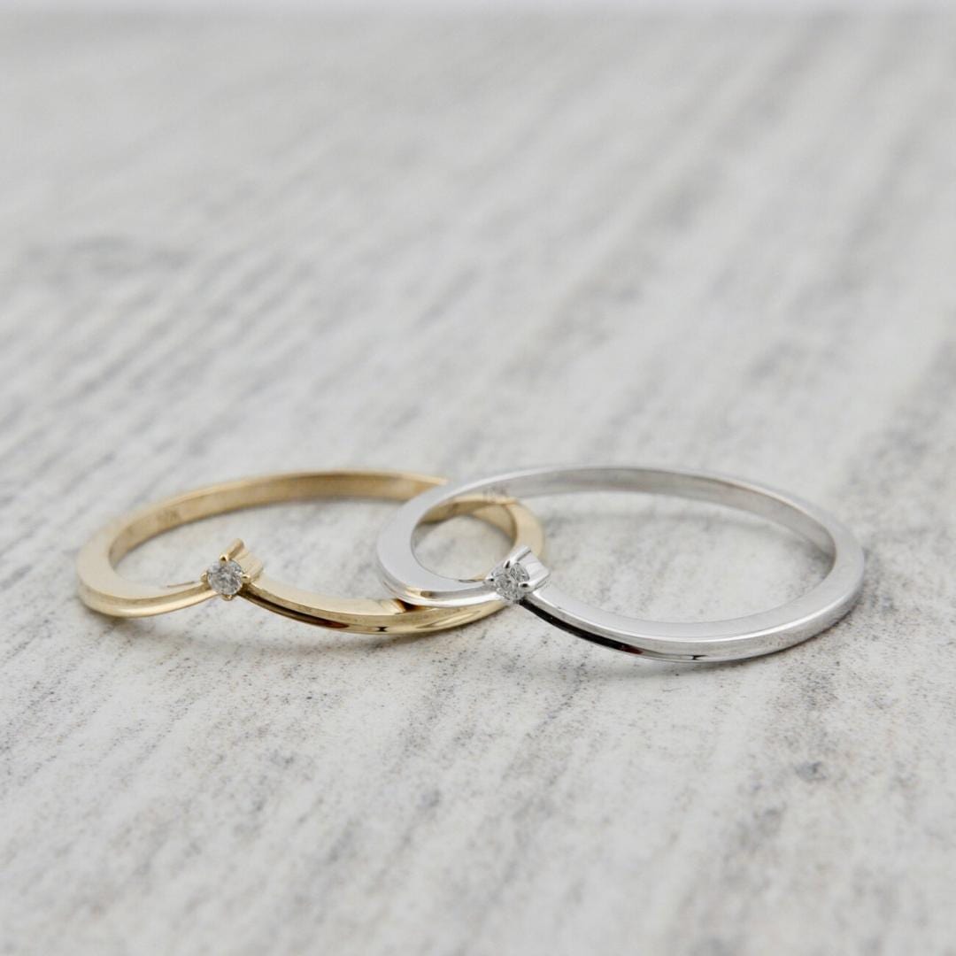 Mathieu Blanchard Bague V en or 10K et moissanite