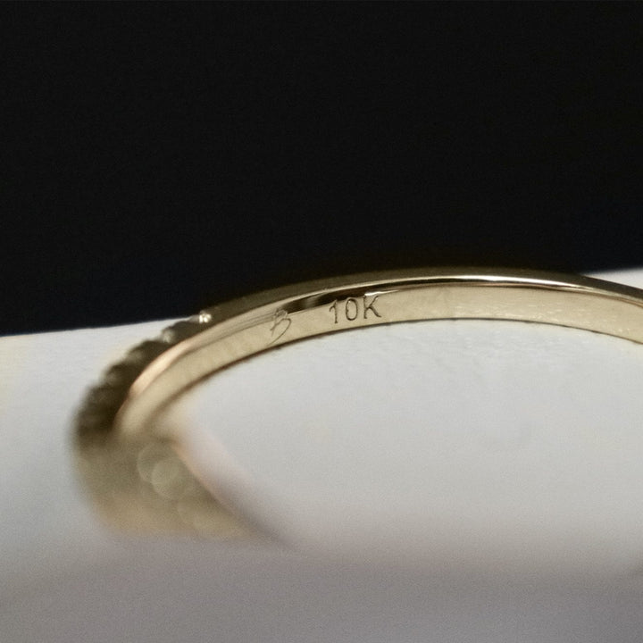 Mathieu Blanchard Bague V en or 10K et moissanites