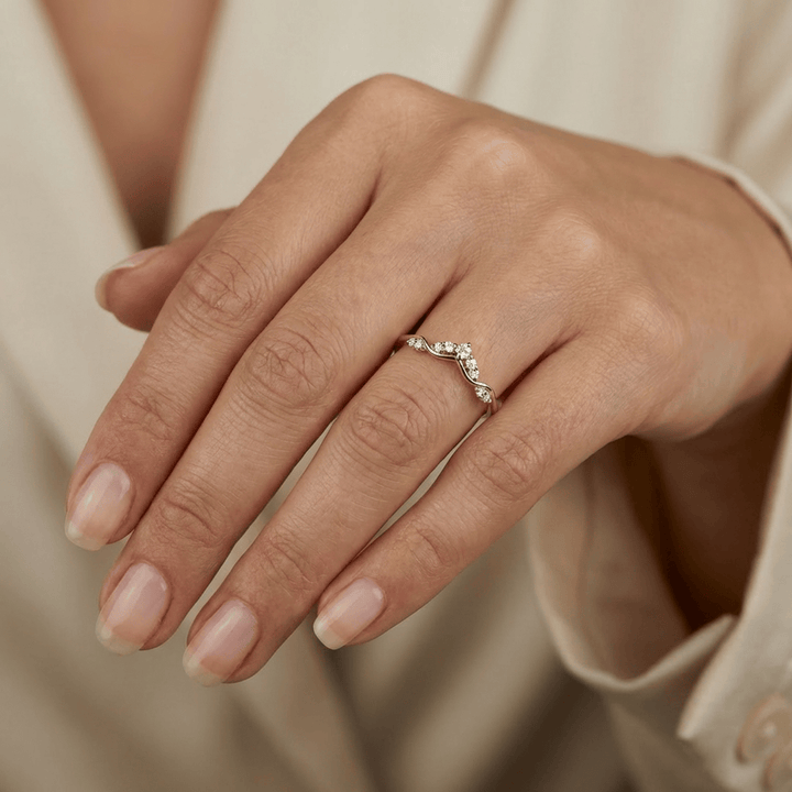 Mathieu Blanchard Bague Vague en or 10K ou argent sterling et moissanites