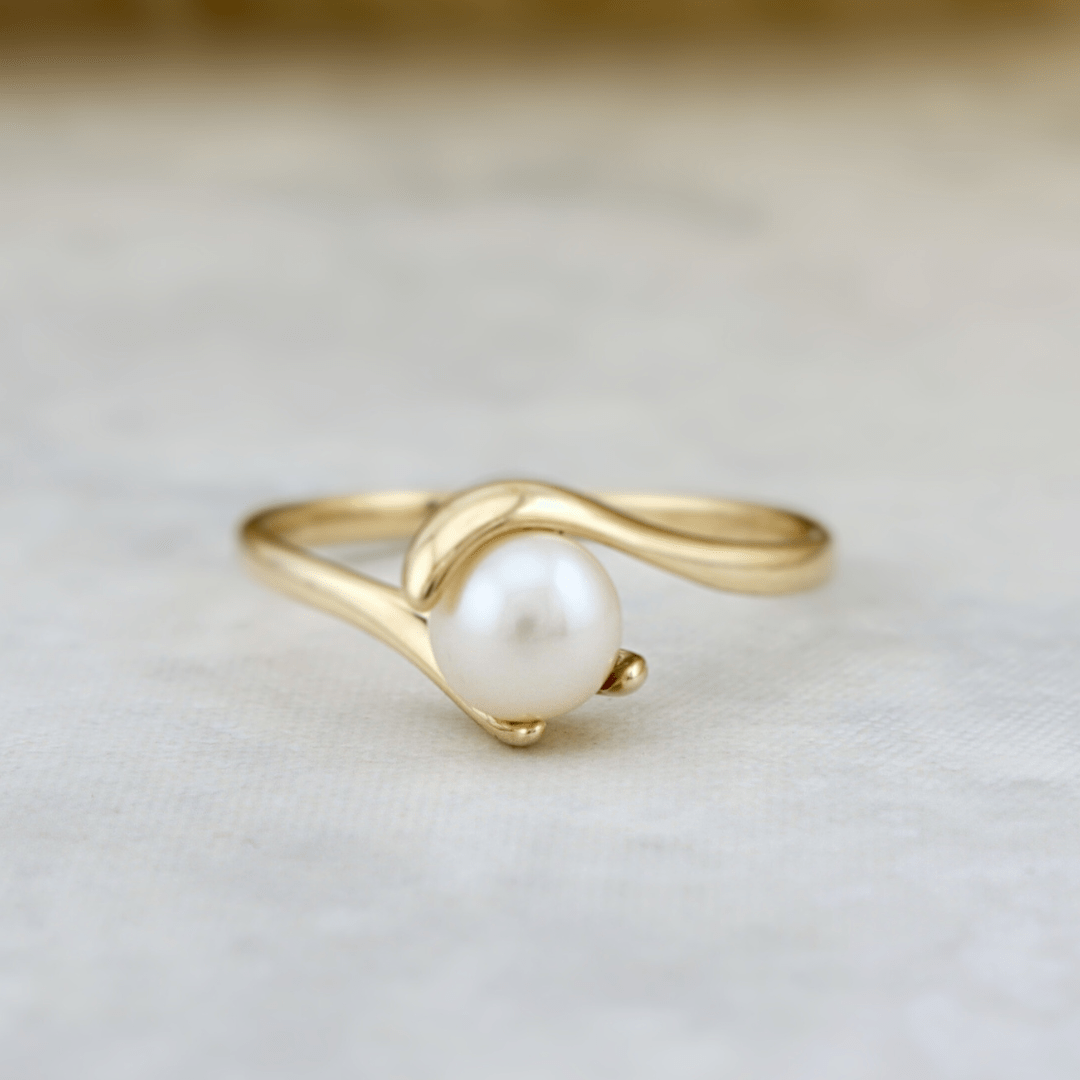 Bague Vague et perle en or jaune 10K - Bagues Bague perle d'eau douce 6mm et or 10K |  Mathieu Blanchard Mathieu Blanchard Joaillerie