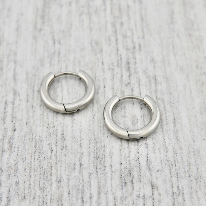 Mathieu Blanchard Boucles d'oreilles Boucles d'oreilles anneaux simple en acier