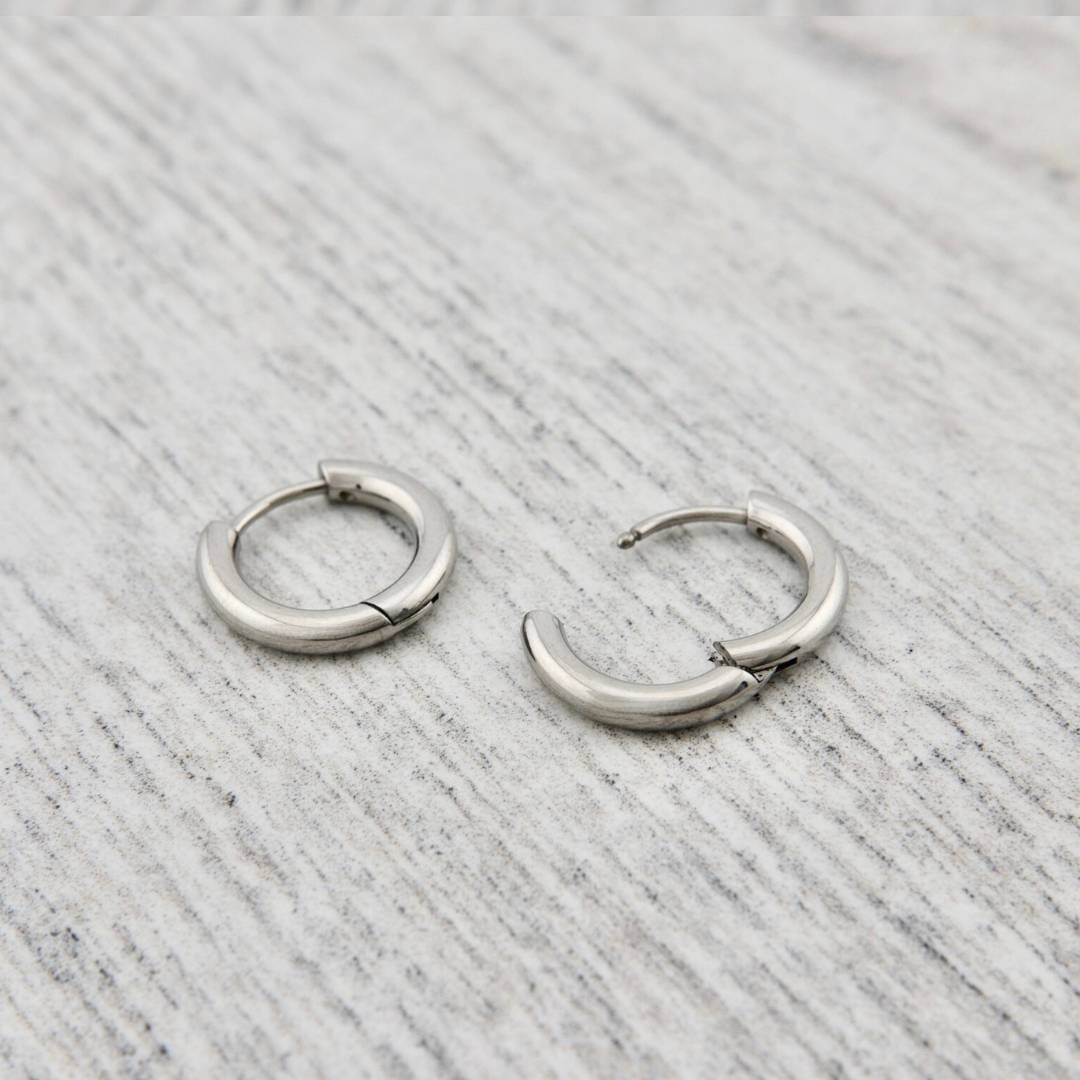 Mathieu Blanchard Boucles d'oreilles Boucles d'oreilles anneaux simple en acier