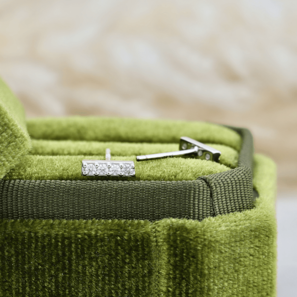 Boucles d'oreilles Barres en argent sterling Mathieu Blanchard Boucles d'oreilles Boucles d'oreilles Barre en argent sterling | Mathieu Blanchard Mathieu Blanchard Joaillerie