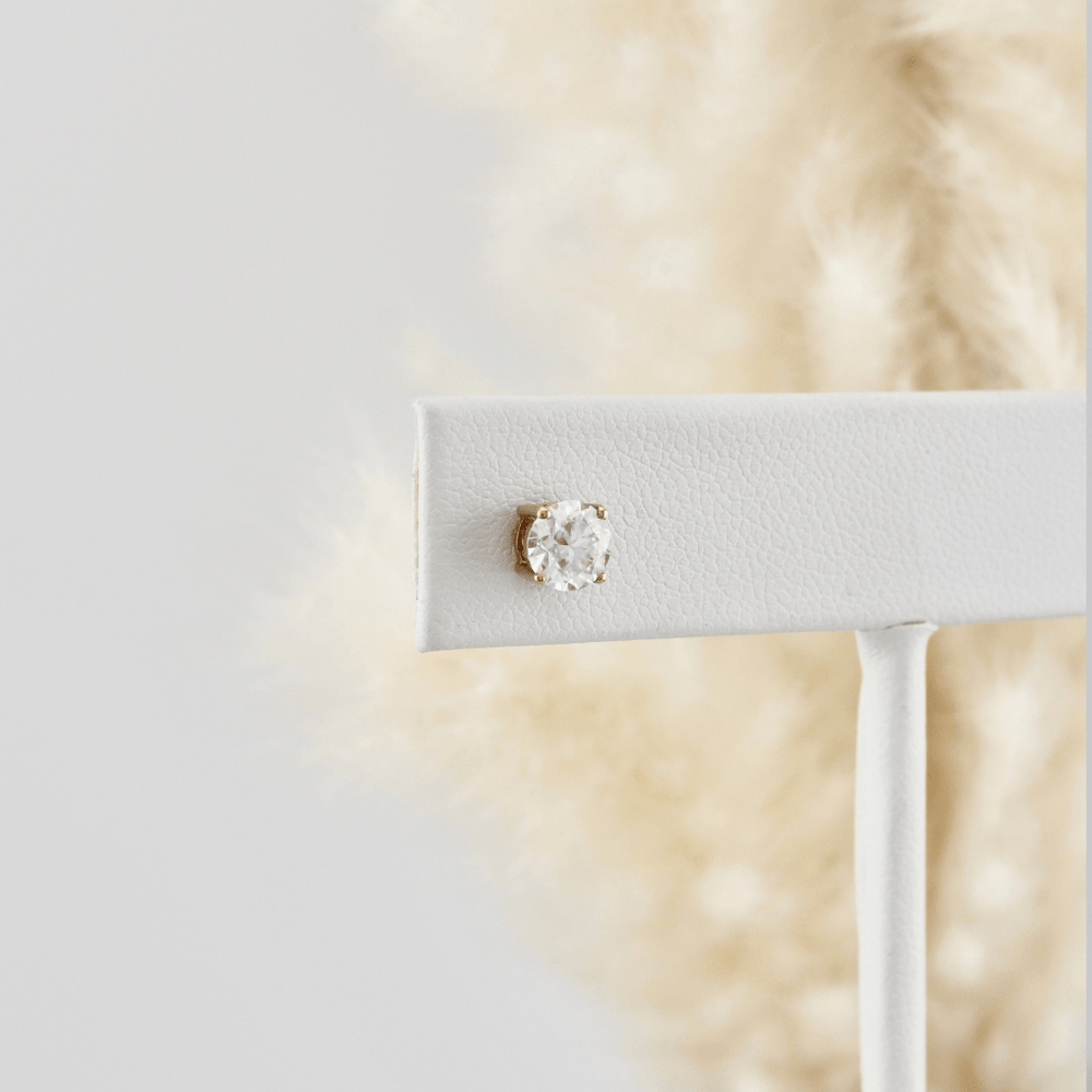Mathieu Blanchard Boucles d'oreilles Boucles d'oreilles Classiques en or jaune ou blanc 10K et moissanites
