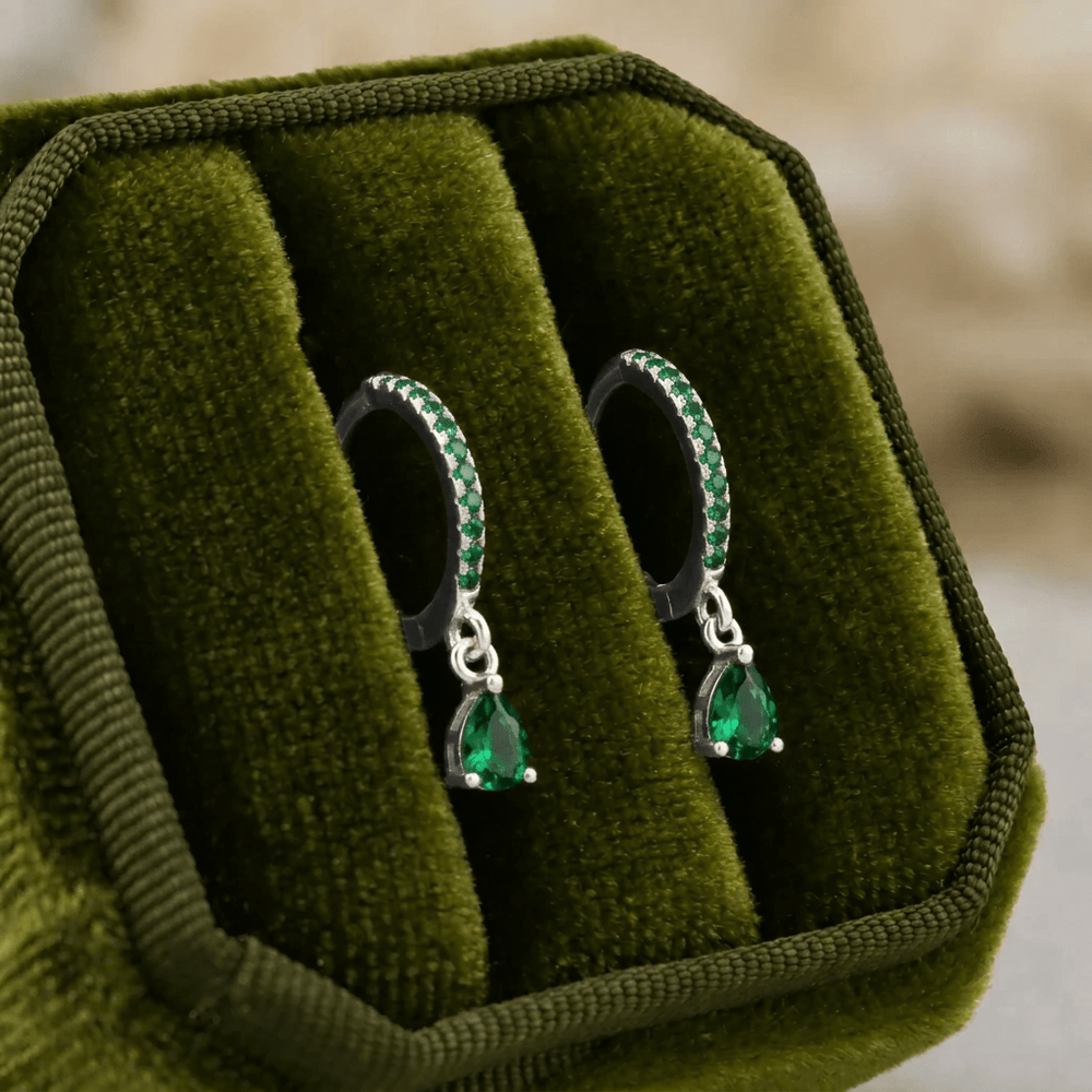 Boucles d'oreilles Huggies Gouttes en argent sterling Mathieu Blanchard Boucles d'oreilles Boucles d'oreilles Huggies Gouttes en argent sterling | Mathieu Blanchard  Mathieu Blanchard Joaillerie