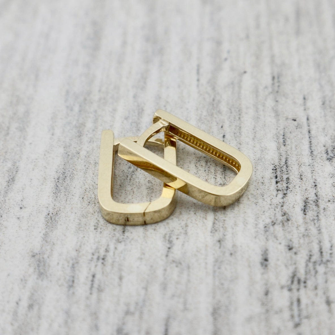 - Boucles d'oreilles Boucles d'oreilles huggies Minimalistes en or 10K