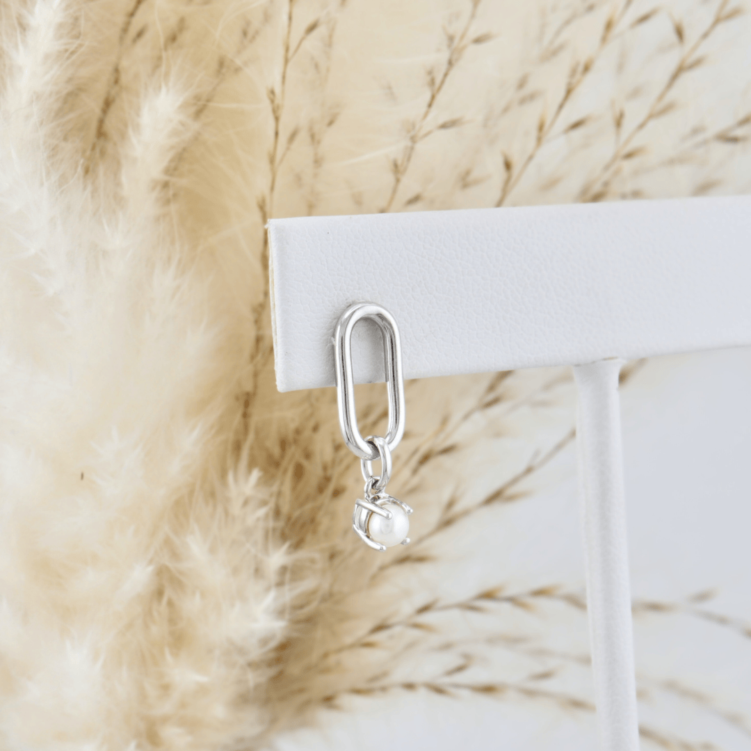 Boucles d'oreilles Jasmine en argent sterling Mathieu Blanchard Boucles d'oreilles Argent sterling RO50-10AG Boucles d'oreilles Barre en argent sterling | Mathieu Blanchard Mathieu Blanchard Joaillerie
