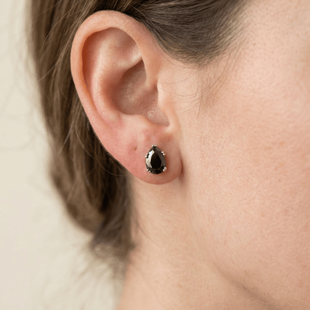 Boucles d'oreilles Moissanites noires Mathieu Blanchard Boucles d'oreille Boucles d'oreilles Moissanite noire en or ou platine | Mathieu Blanchard Mathieu Blanchard Joaillerie
