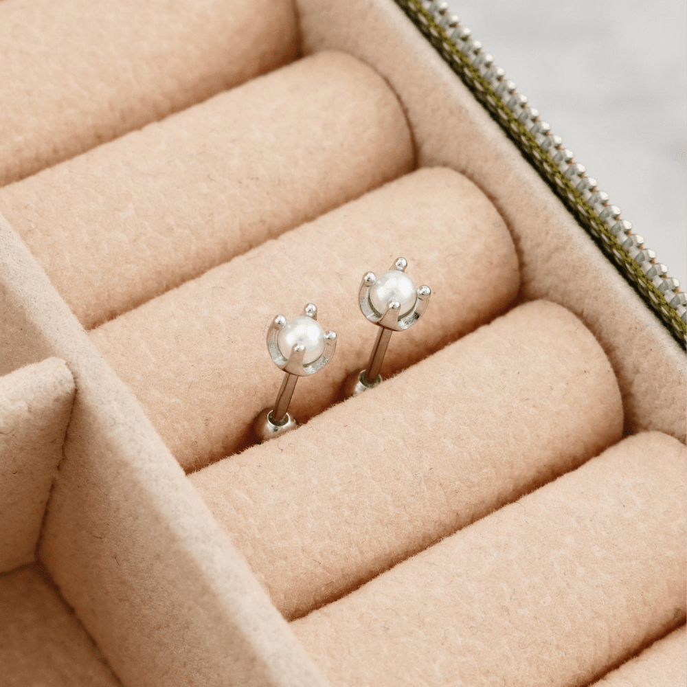 Boucles d'oreilles Perles en argent sterling Mathieu Blanchard Boucles d'oreilles Boucles d'oreilles Perles argent 925 vissées | Mathieu Blanchard Mathieu Blanchard Joaillerie