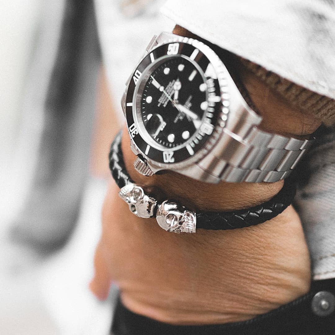 Bracelet Double tête de mort en cuir en acier inoxydable SkeletonHD Bracelets Bracelet de cuir double tête de mort | SkeletonHD Mathieu Blanchard Joaillerie