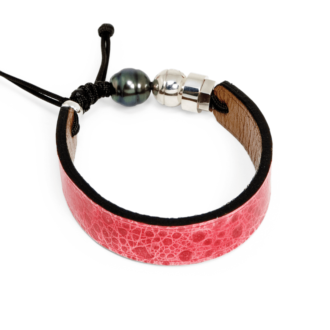Bracelet en cuir de crapaud marin, perle de Tahiti et en argent sterling Romeo J. Bracelets Rouge / Argent sterling Bracelet en cuir de crapaud marin, perle de Tahiti  et argent sterling Romeo J. Mathieu Blanchard Joaillerie