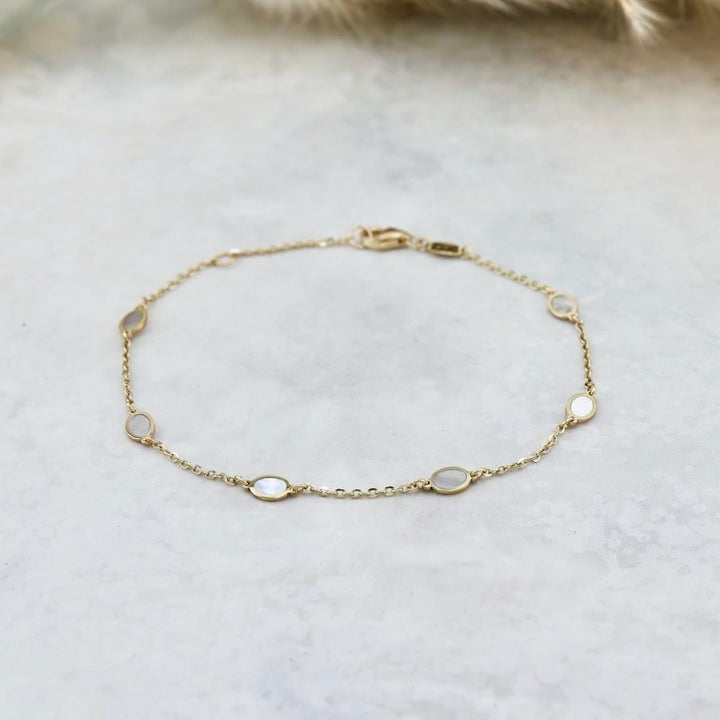- 6.5 - 7 pouces Bracelet Oval nacré en or 10K