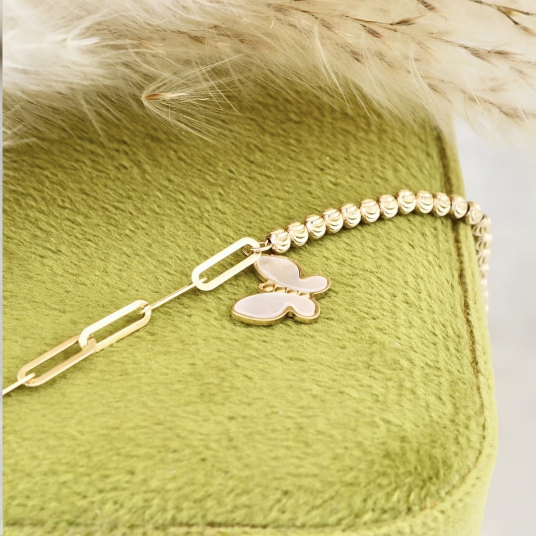 Bracelet Papillon en or jaune 10K Mathieu Blanchard Joaillerie Or jaune 10K AR60-35 Bracelet Papillon en nacre de perle en or 10K | Mathieu Blanchard Mathieu Blanchard Joaillerie