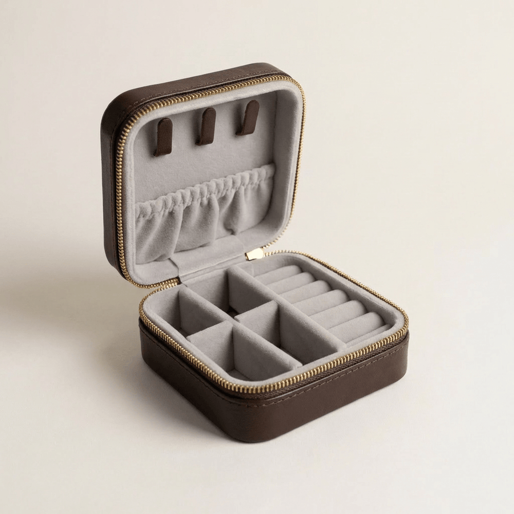 Coffret à bijoux en cuir Cabine Marron Mathieu Blanchard ACCESSOIRES PCOM20068S-marron Coffret à bijoux Cabine en cuir marron | Voyage & rangement Mathieu Blanchard Joaillerie