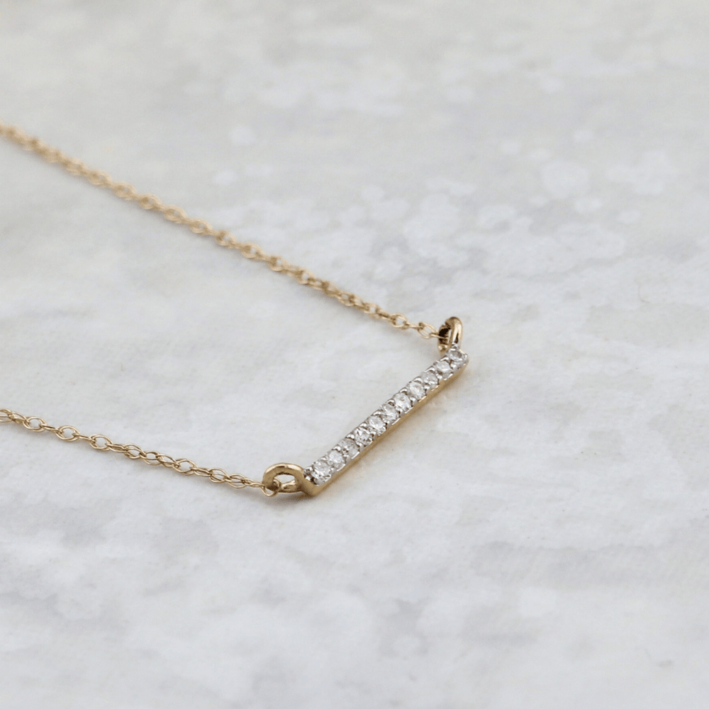 - Collier Collier Barre en or 10K et diamants